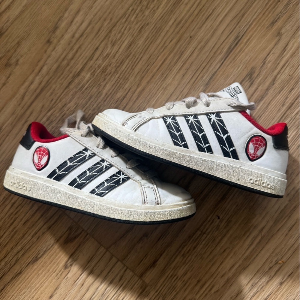 adidas Kids White and Red Spider-Man Sneakers. Kids 12K